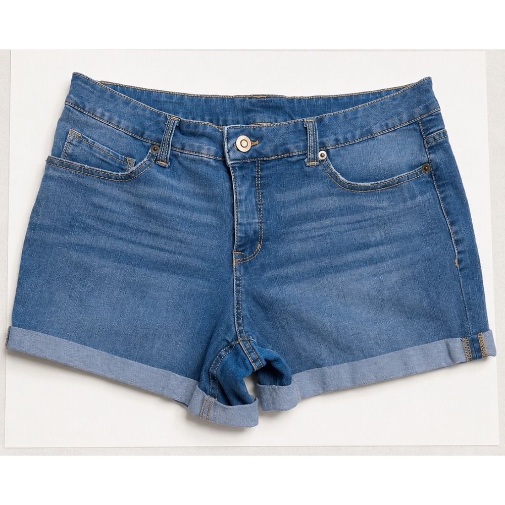 Time and Tru Womens Denim Shorts Size 14 Medium Wash Cuffed Stretch Blue